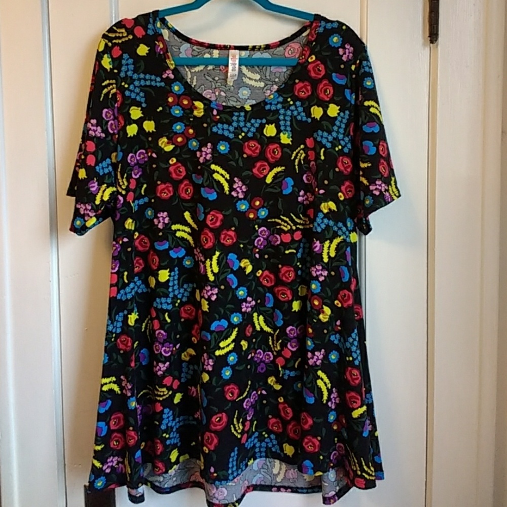 LuLaRoe PLUS size top